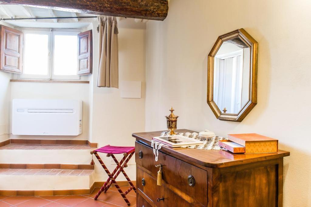 Lyon Apartment Anfiteatro Square, Lucca Ngoại thất bức ảnh