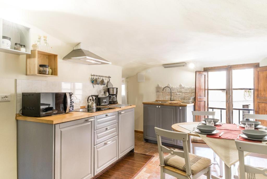 Lyon Apartment Anfiteatro Square, Lucca Ngoại thất bức ảnh