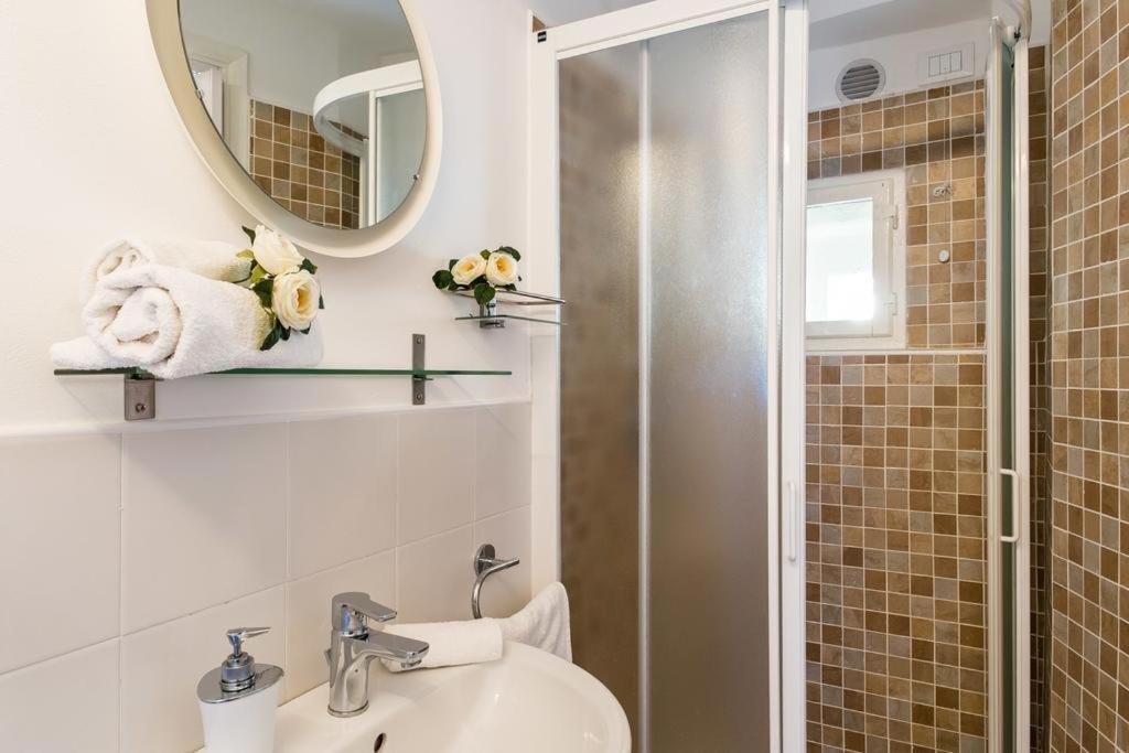 Lyon Apartment Anfiteatro Square, Lucca Ngoại thất bức ảnh